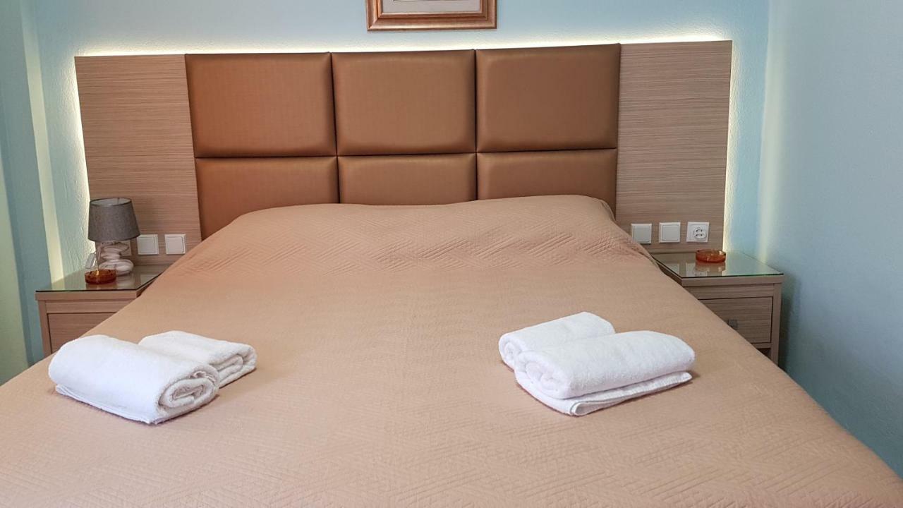 白玫瑰海滩酒店 Olympiakí Aktí 外观 照片