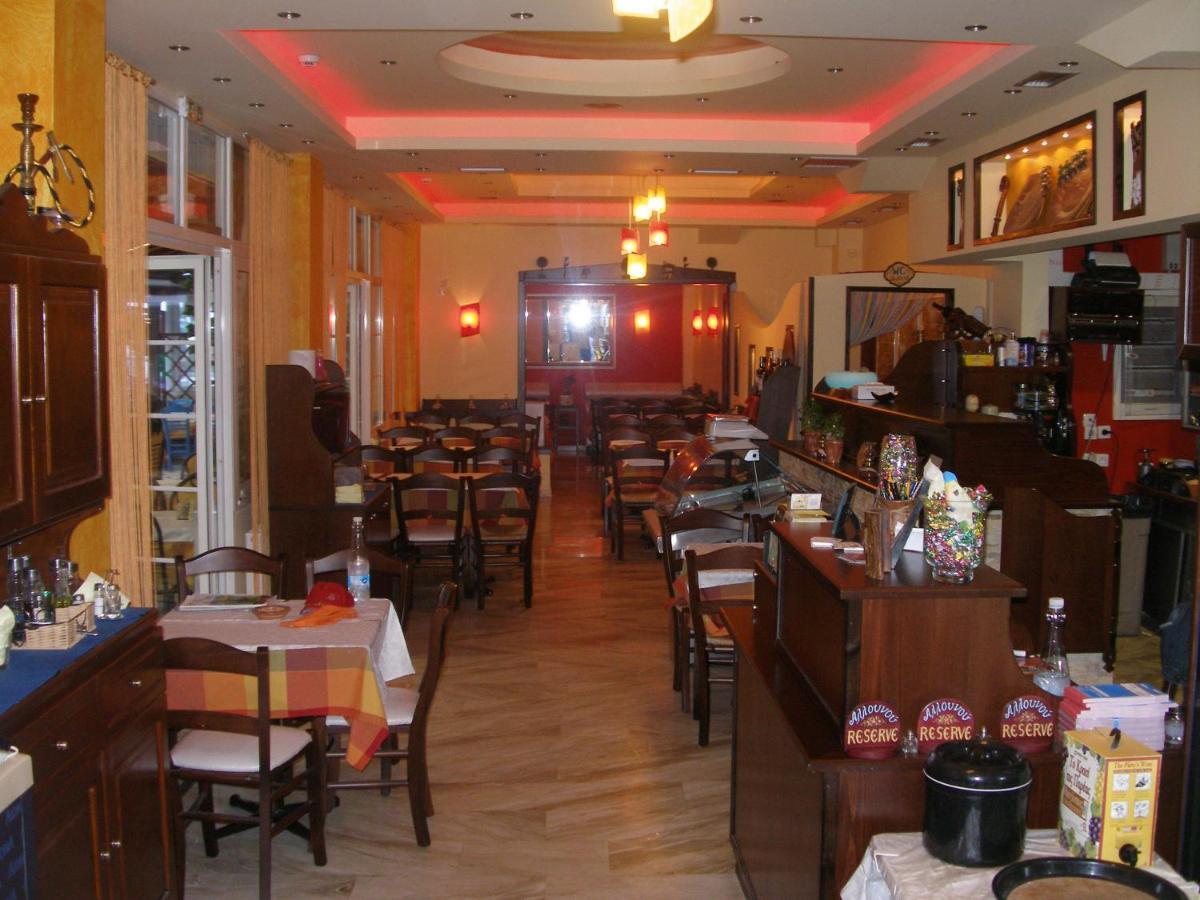 白玫瑰海滩酒店 Olympiakí Aktí 外观 照片